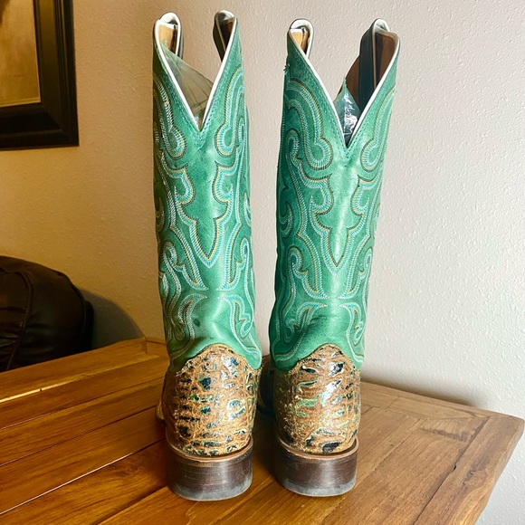 Leopard metallic bullhide cowboy boots. They have turquoise tops - Picture 4 of 7